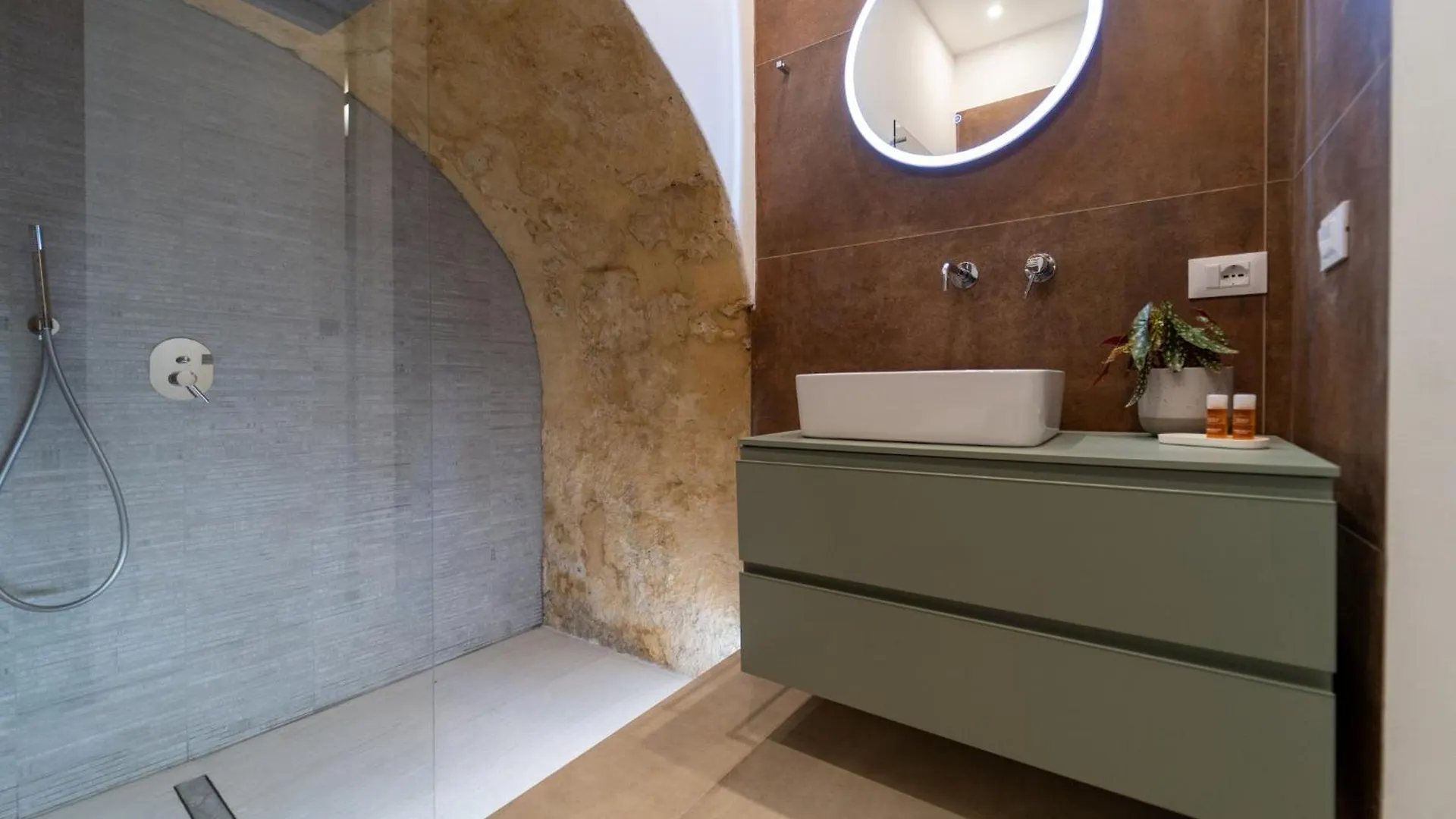 Petra Marina Apartment Syracuse